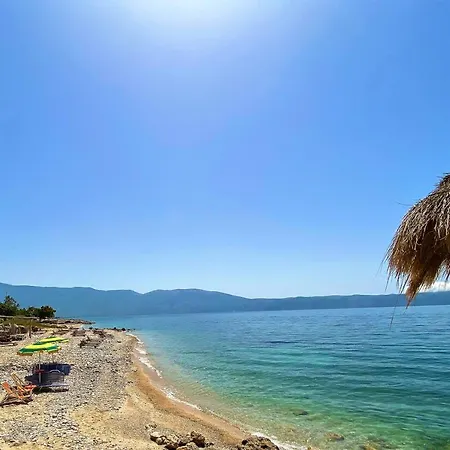 Ramo's Cozy Beachside Haven With Panoramic Views - 1st Semesterbostad