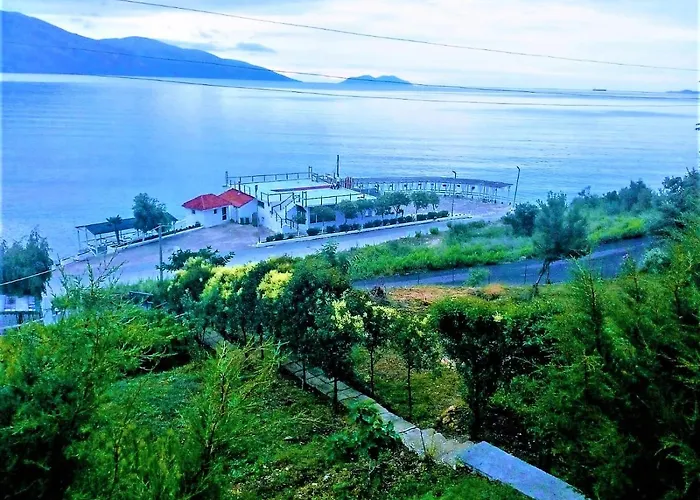 Ramo's Cozy Beachside Haven With Panoramic Views - 1st *