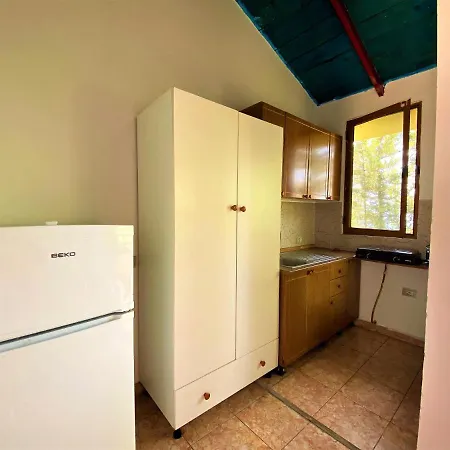 Ramo's Cozy Beachside Haven With Panoramic Views - 1st Hébergement de vacances Vlorë