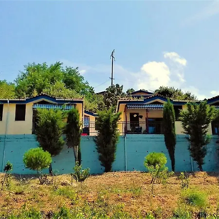 Ramo's Cozy Beachside Haven With Panoramic Views - 1st