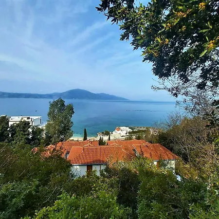 Ramo's Cozy Beachside Haven With Panoramic Views - 1st * Vlorë