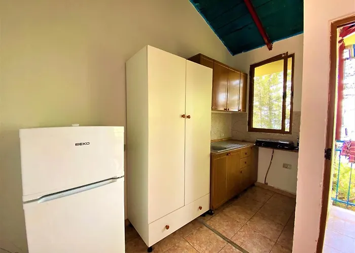 Ramo's Cozy Beachside Haven With Panoramic Views - 1st 度假居 Vlorë